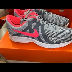 Brand 🆕 Nike Revolution 4 GS